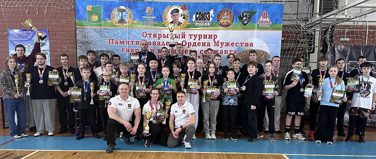 Открытый турнир памяти Дениса Белых по жиму лежа и подьему штанги на бицепс по версии СПР/IPL Кировская область г.Котельнич